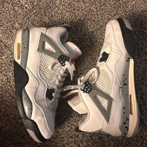 Nike Air Jordan IV